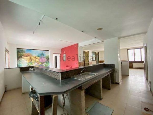 locale commerciale in vendita a Biandrate