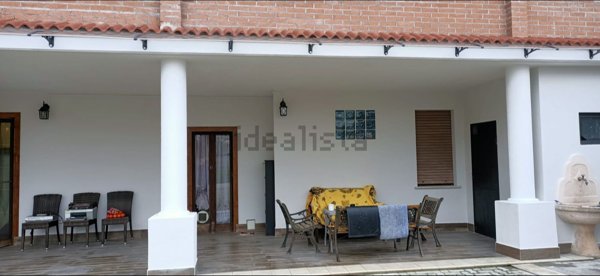 casa indipendente in vendita a Biandrate