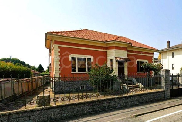 casa indipendente in vendita a Biandrate