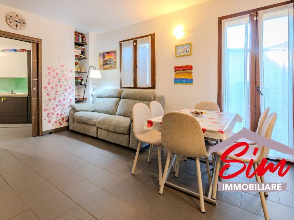 casa indipendente in vendita a Biandrate