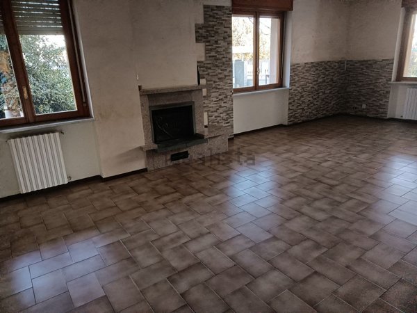 casa indipendente in vendita a Biandrate