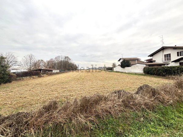 casa indipendente in vendita a Biandrate