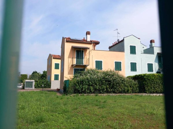 casa indipendente in vendita a Biandrate