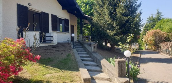 casa indipendente in vendita a Boca