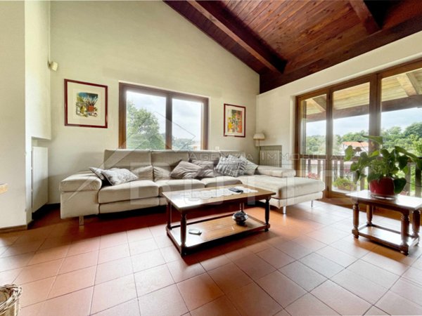 casa indipendente in vendita a Boca