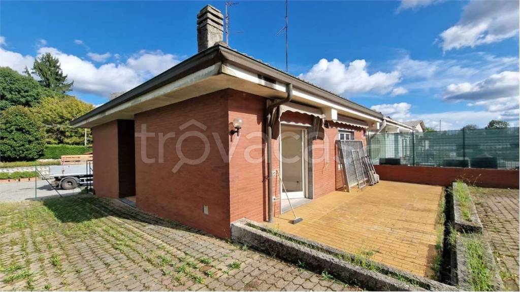 casa indipendente in vendita a Boca