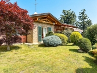 casa indipendente in vendita a Boca
