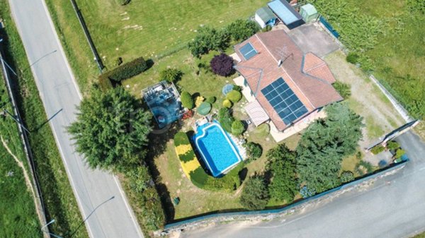 casa indipendente in vendita a Boca