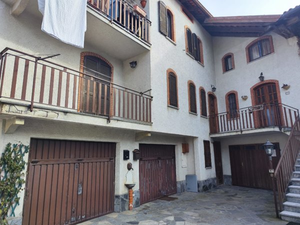 casa indipendente in vendita a Boca