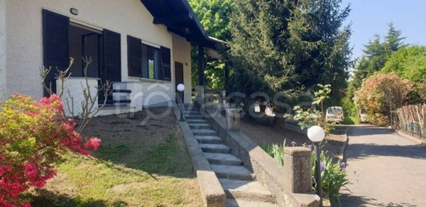 casa indipendente in vendita a Boca