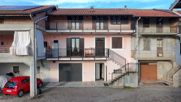 casa indipendente in vendita a Boca in zona Baraggia