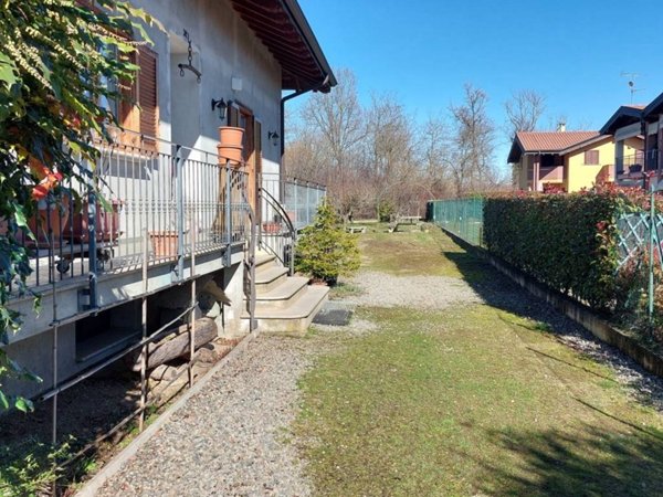 casa indipendente in vendita a Boca in zona Baraggia