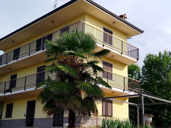 casa indipendente in vendita a Boca