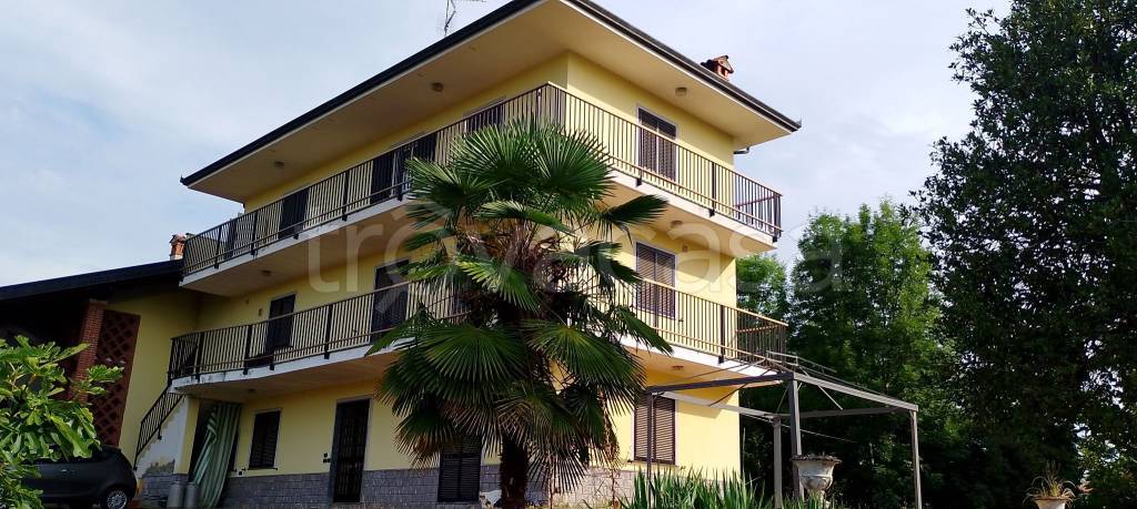 casa indipendente in vendita a Boca