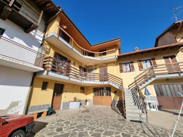 casa indipendente in vendita a Bogogno