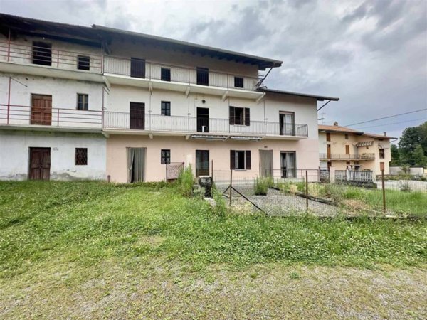 casa indipendente in vendita a Bogogno