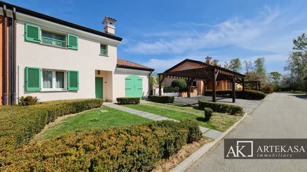 casa indipendente in vendita a Bogogno