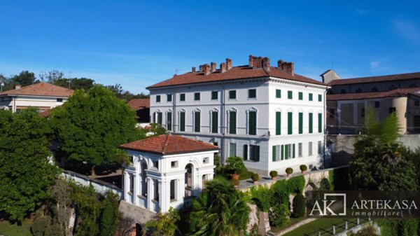 casa indipendente in vendita a Bogogno