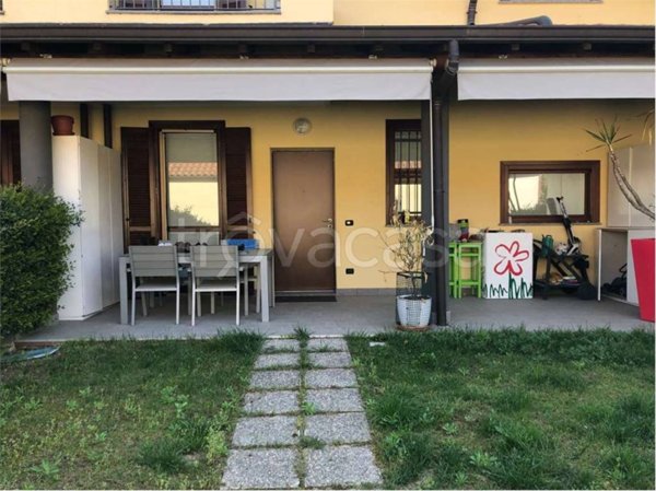 casa indipendente in vendita a Bogogno