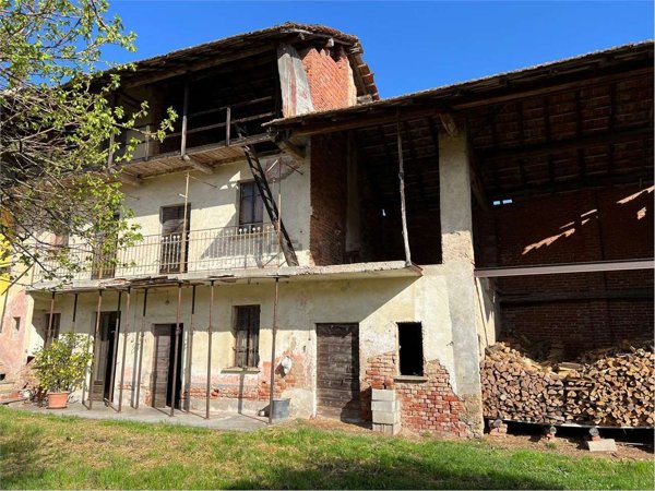 casa indipendente in vendita a Bogogno