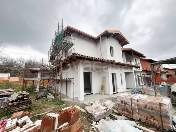 casa indipendente in vendita a Bogogno