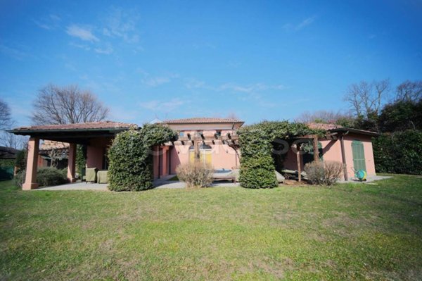casa indipendente in vendita a Bogogno
