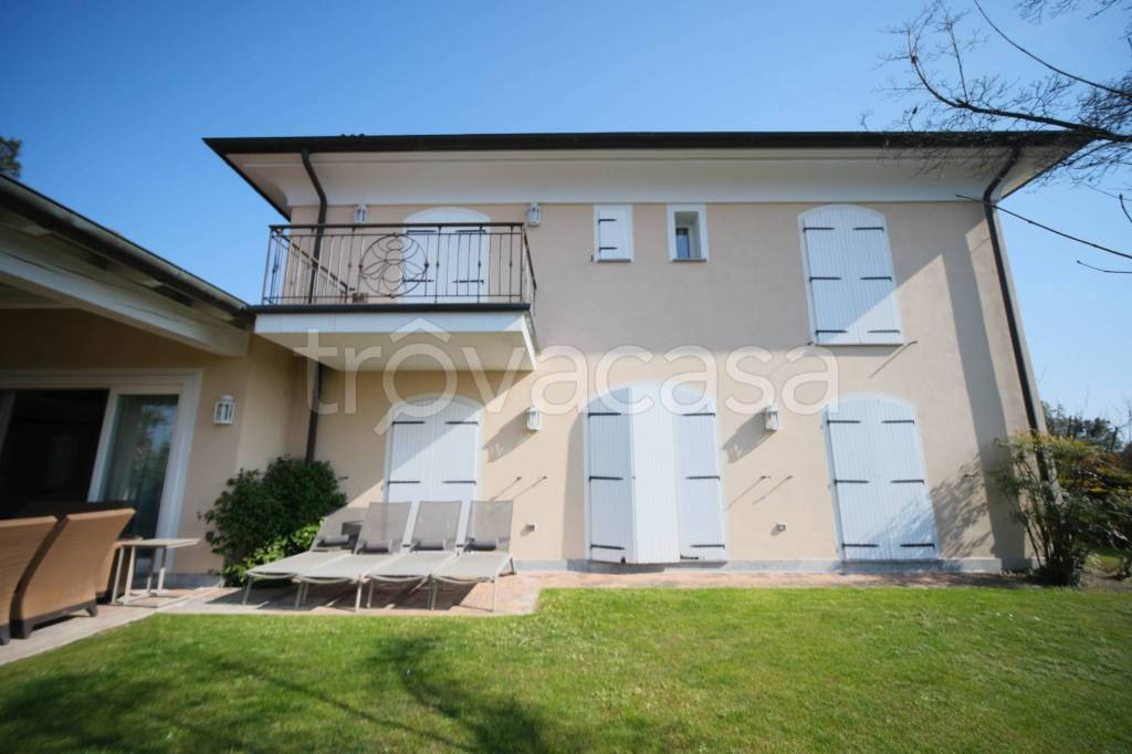 casa indipendente in vendita a Bogogno