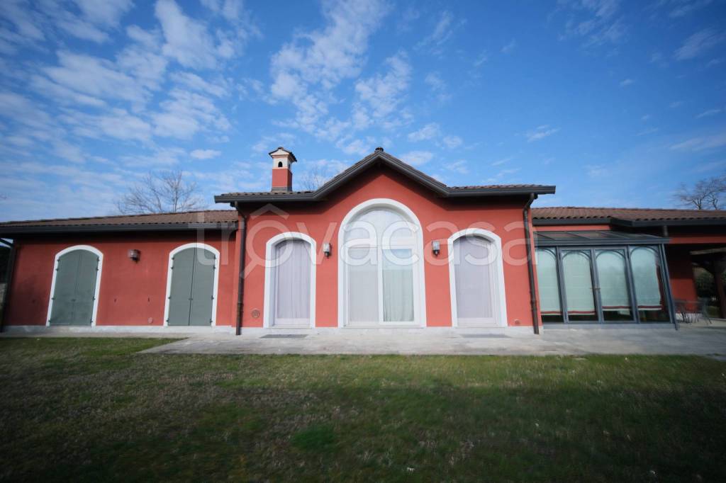 casa indipendente in vendita a Bogogno