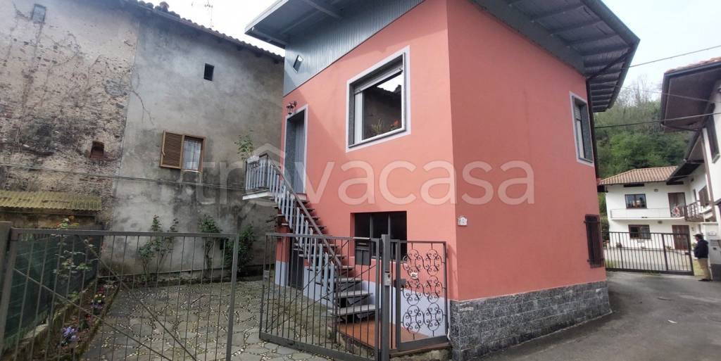 casa indipendente in vendita a Bogogno