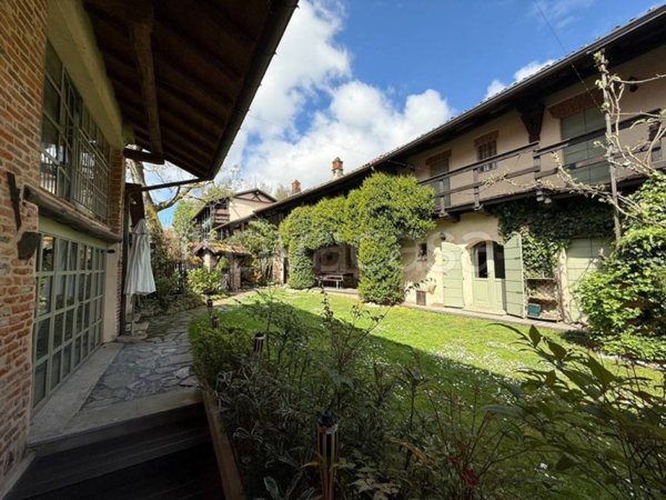 casa indipendente in vendita a Bogogno in zona Montecchio