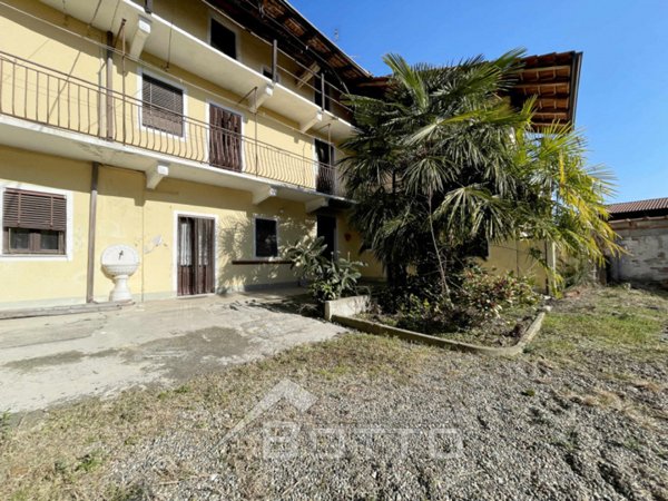 casa indipendente in vendita a Bogogno