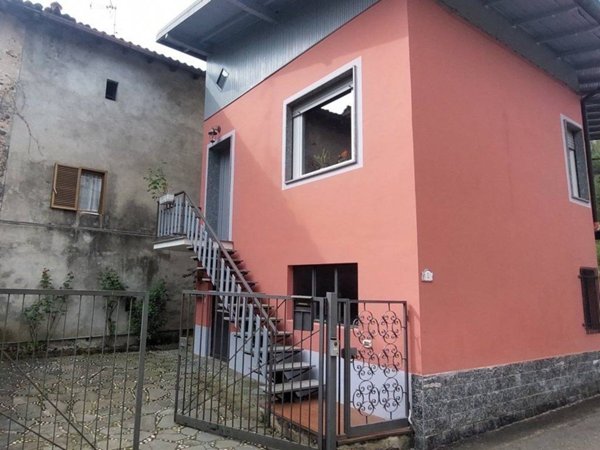 casa indipendente in vendita a Bogogno