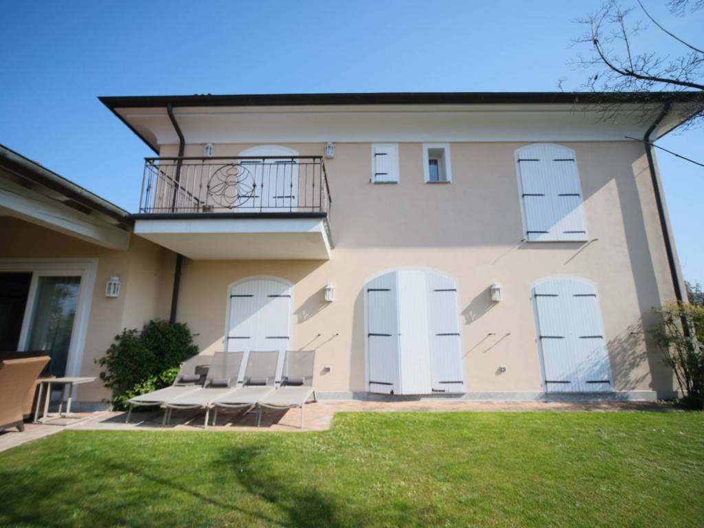 casa indipendente in vendita a Bogogno