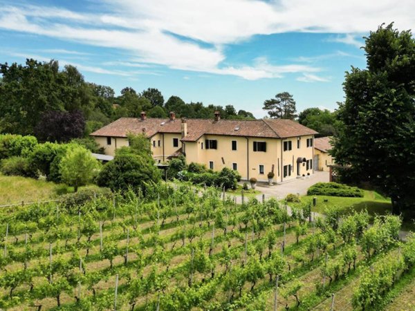 casa indipendente in vendita a Bogogno