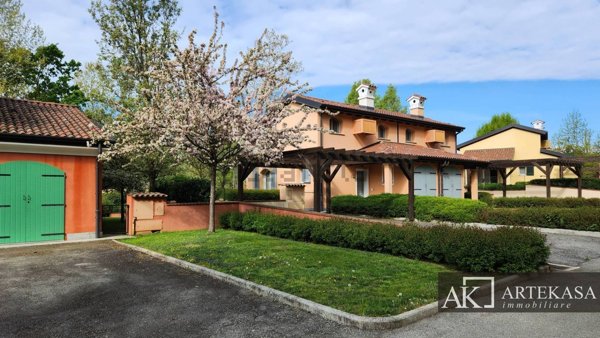 casa indipendente in vendita a Bogogno