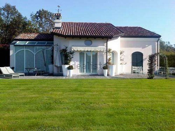 casa indipendente in vendita a Bogogno