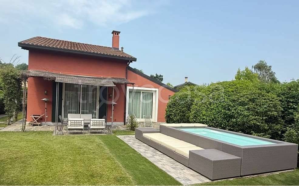 casa indipendente in vendita a Bogogno
