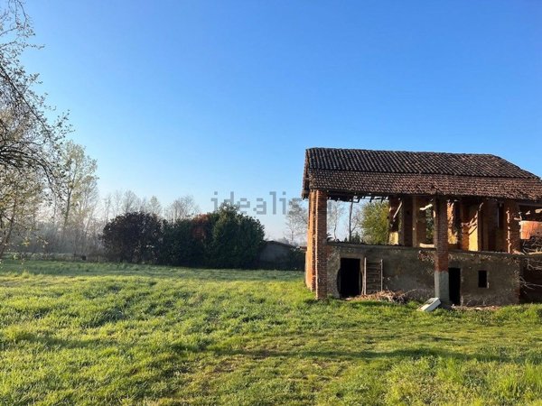 casale in vendita a Bogogno in zona Montecchio