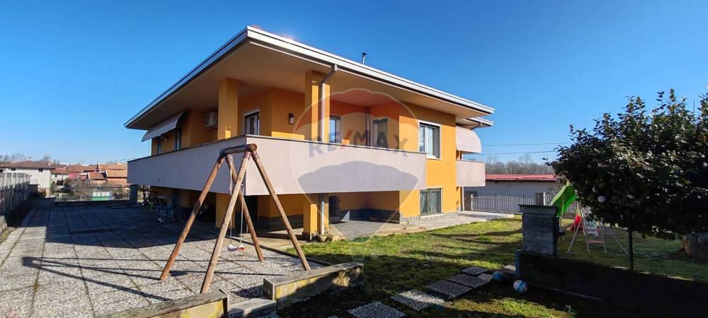 casa indipendente in vendita a Bogogno in zona Arbora