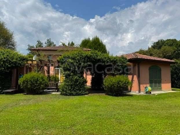 casa indipendente in vendita a Bogogno in zona Arbora