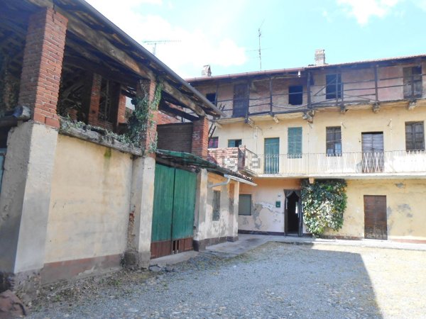 appartamento in vendita a Bogogno in zona Arbora