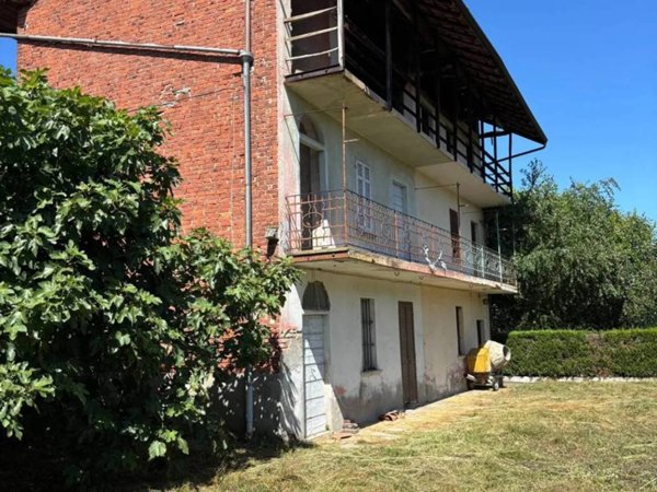 casa indipendente in vendita a Bogogno