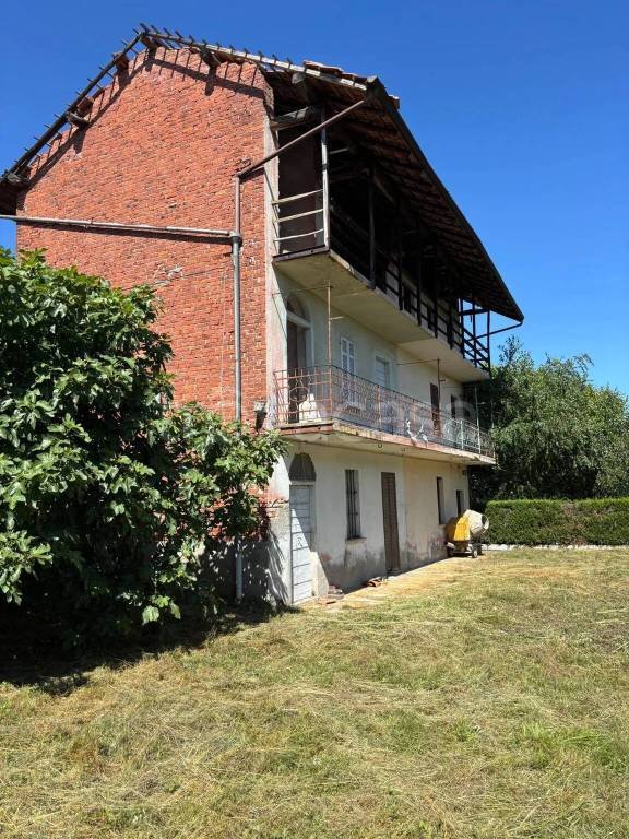 casa indipendente in vendita a Bogogno