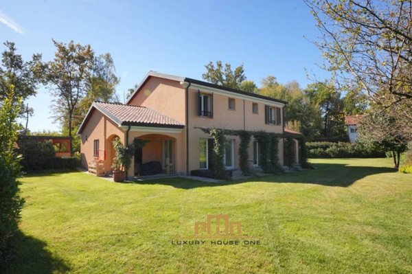 casa indipendente in vendita a Bogogno
