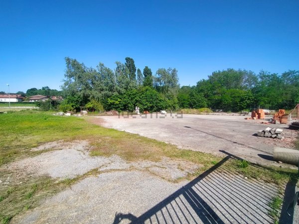 terreno edificabile in vendita a Bogogno