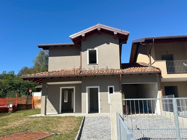 casa indipendente in vendita a Bogogno