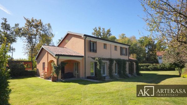 casa indipendente in vendita a Bogogno