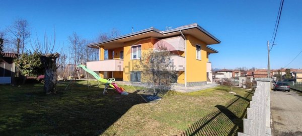 casa indipendente in vendita a Bogogno in zona Arbora