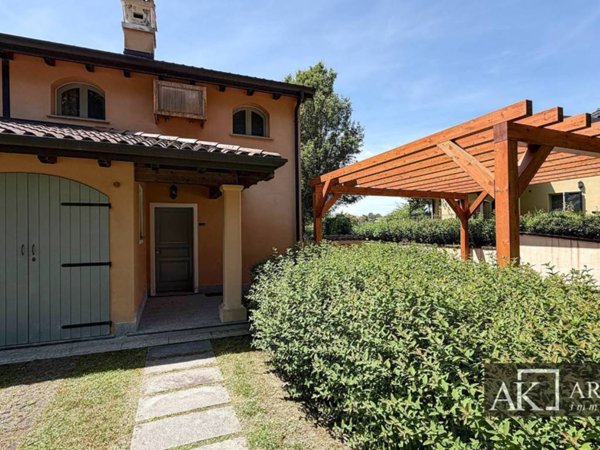 casa indipendente in vendita a Bogogno