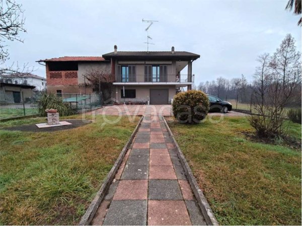 casa indipendente in vendita a Bogogno in zona Arbora
